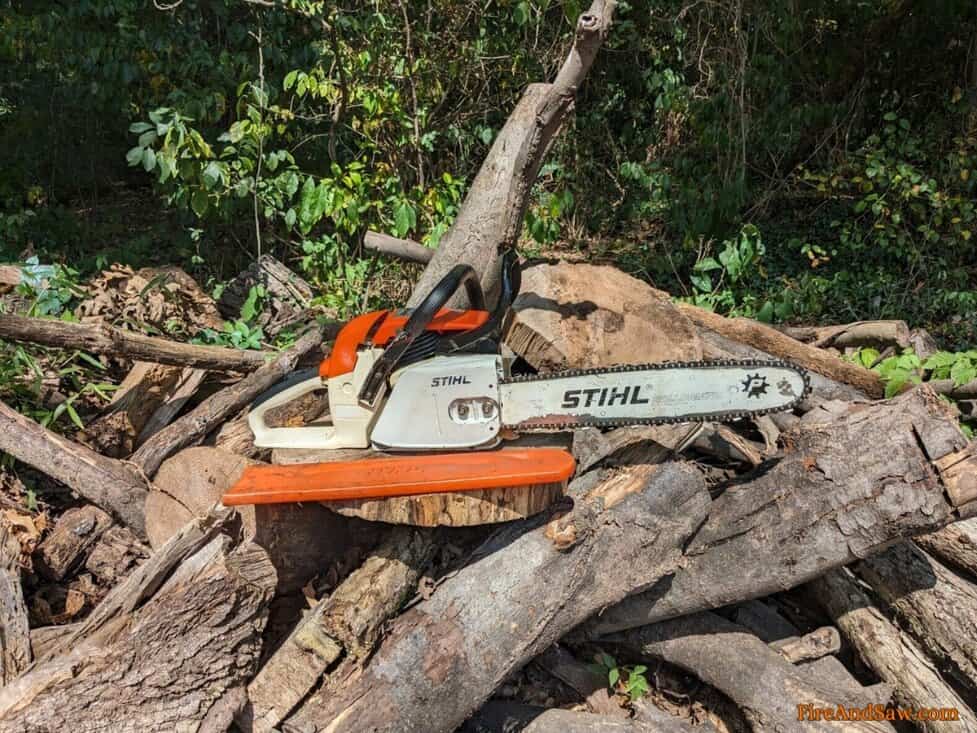 STIHL 028 AV チェーンソー スチールのチェーンソー 028 AV で杉